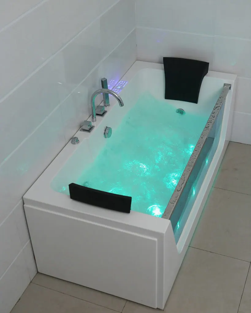 Jacuzzis, saunas, infrared cabin and sanitary components image 1